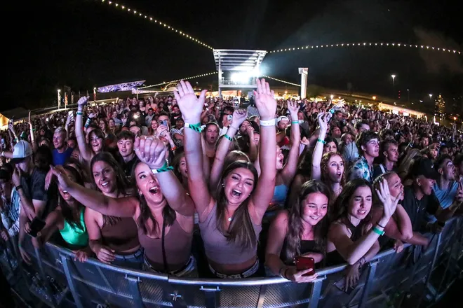 Summerfest 2025 lineup tickets schedule